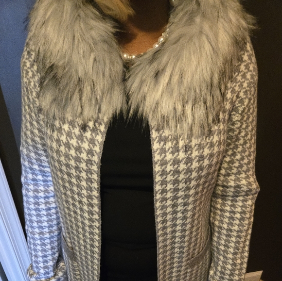 SIONI Fur collar sweater coat NWT - Picture 16 of 16